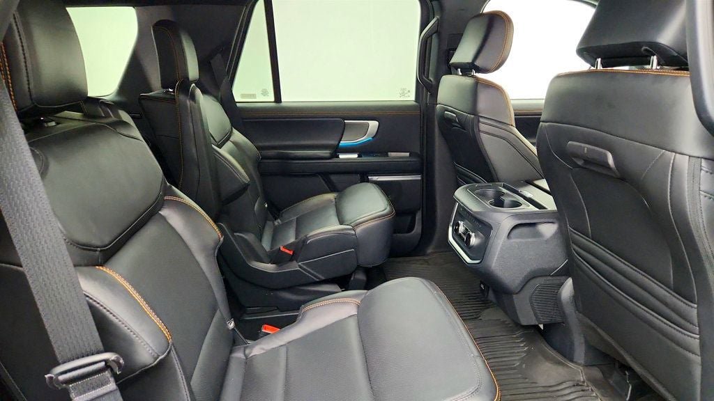 Used 2025 Ford Expedition Tremor AWD/4WD image 26