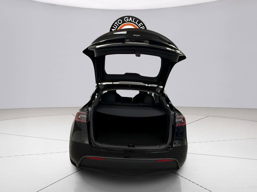 Used 2023 Tesla Model Y Performance image 22