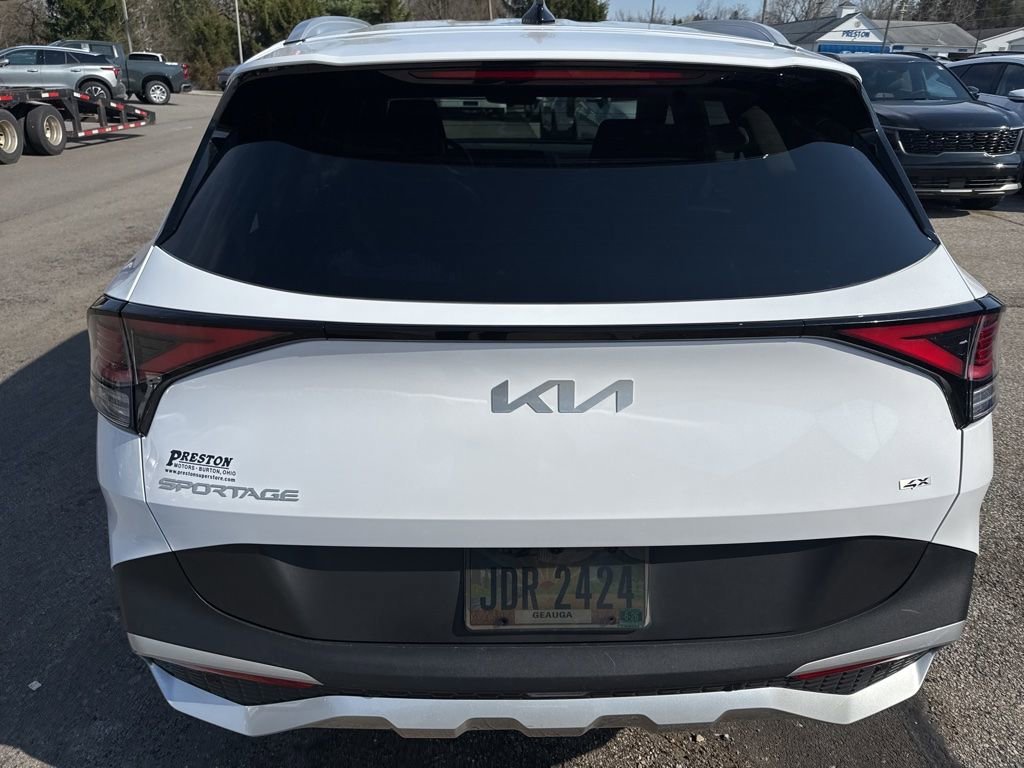 Used 2025 Kia Sportage EX image 4