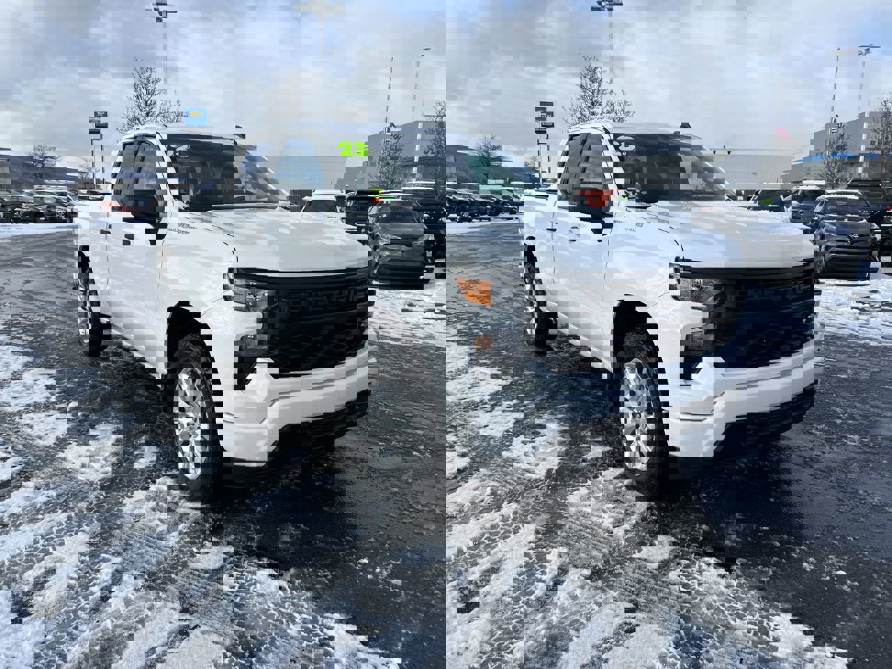 Used 2023 Chevrolet Silverado 1500 Custom image 1