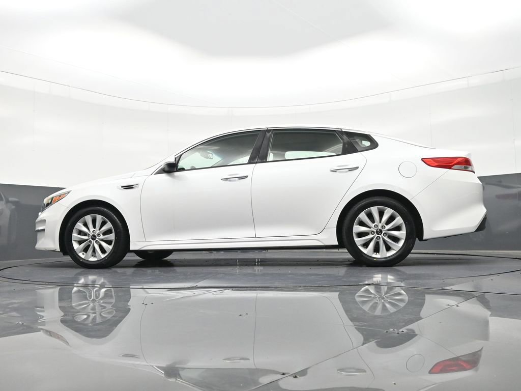 Used 2016 Kia Optima EX w/ Premium Package FWD image 25