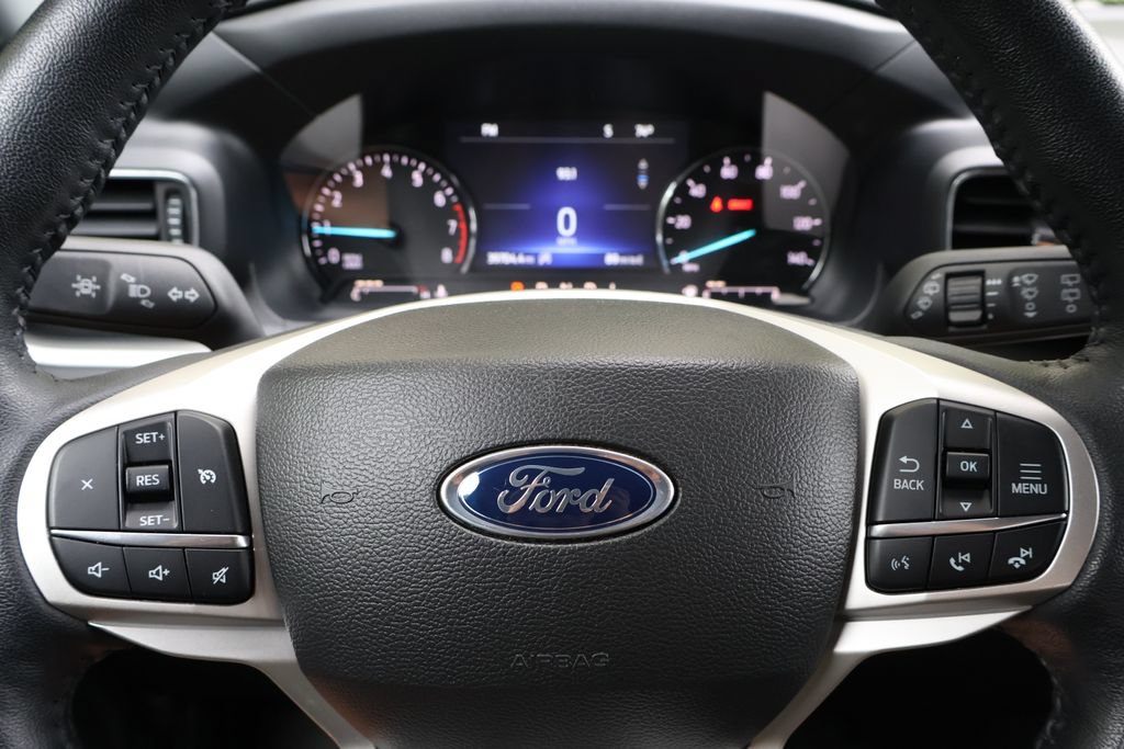 Used 2023 Ford Explorer XLT w/ Equipment Group 202A AWD/4WD image 29