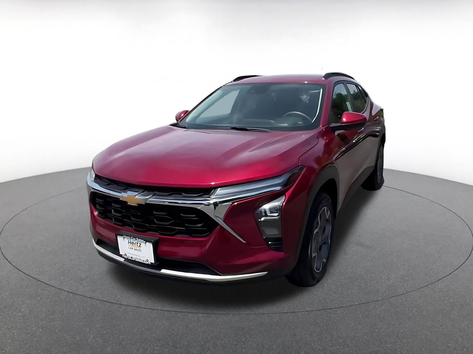 Used 2025 Chevrolet Trax LT FWD image 7