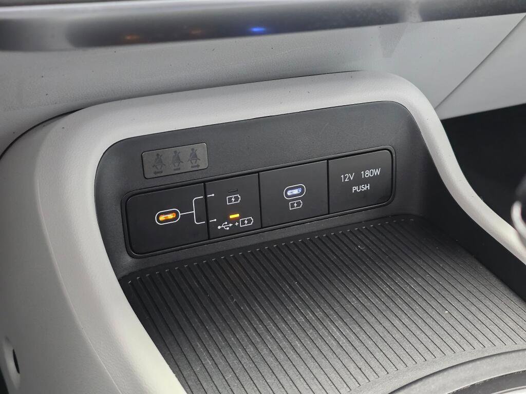Used 2025 Hyundai Kona SEL AWD/4WD image 34