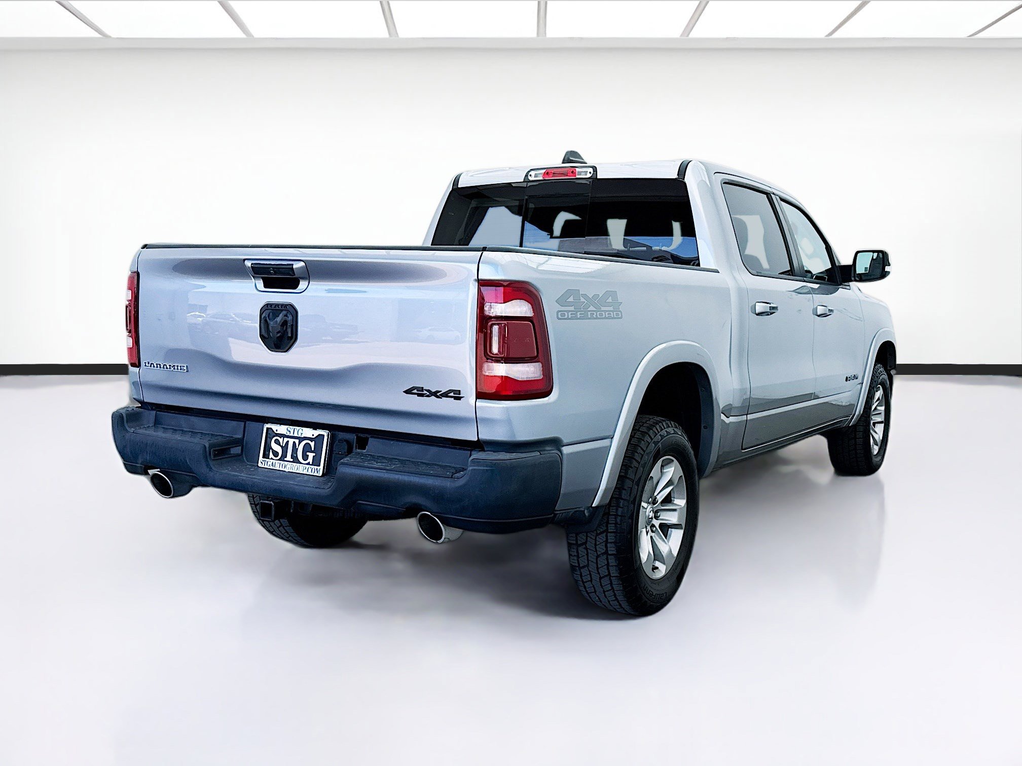 Used 2021 RAM 1500 Laramie w/ Off Road Group AWD/4WD image 4