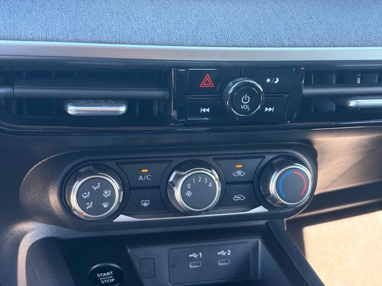 Certified 2025 Nissan Kicks SV w/ Interior Electronics Package FWD image 25