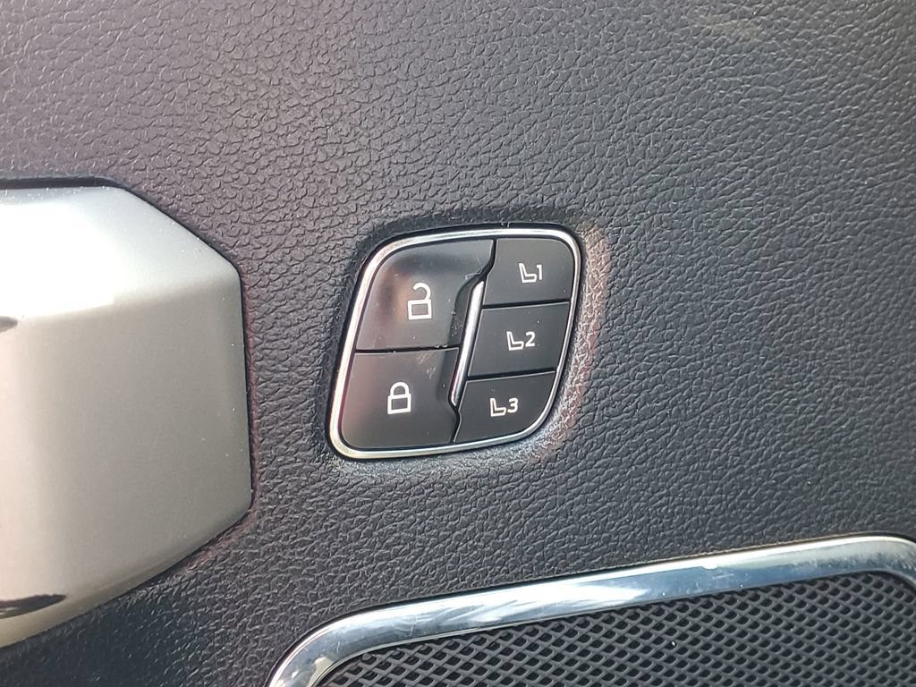 Used 2019 Ford F450 Lariat w/ Lariat Value Package AWD/4WD image 16