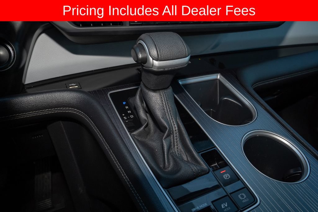 Used 2025 Toyota Sienna XLE FWD image 18