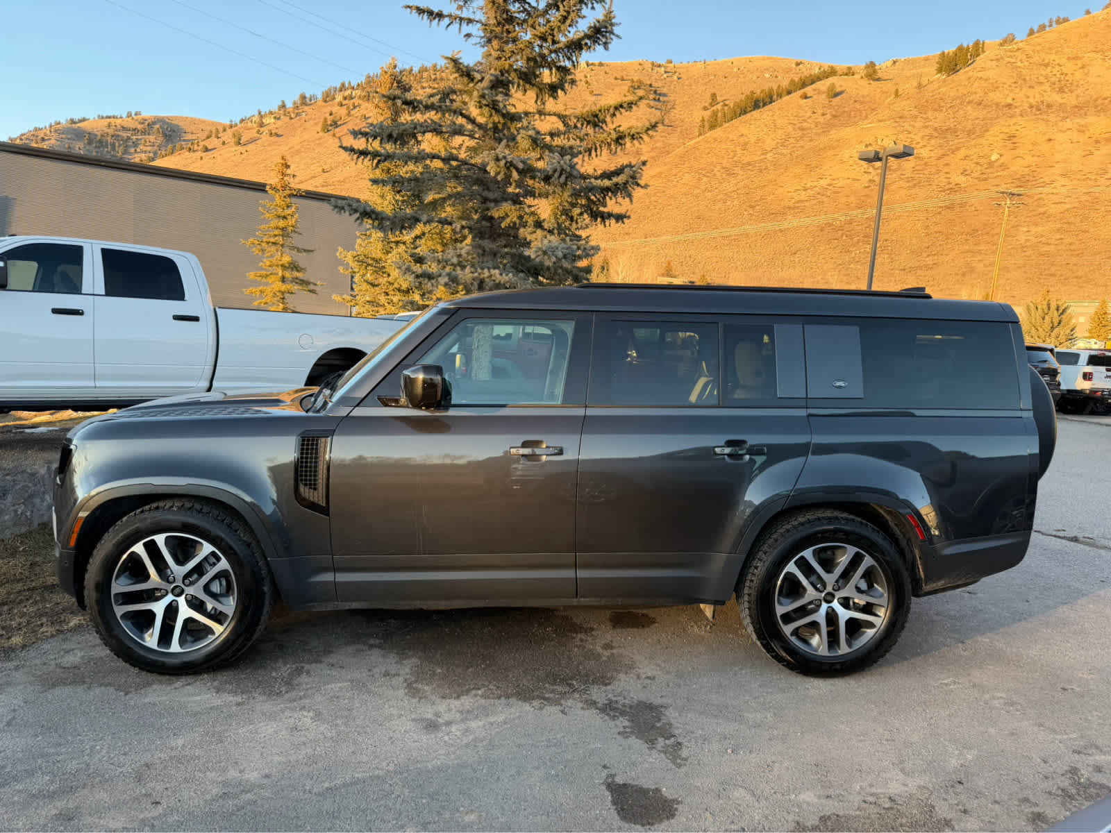 Used 2024 Land Rover Defender 130 S image 14