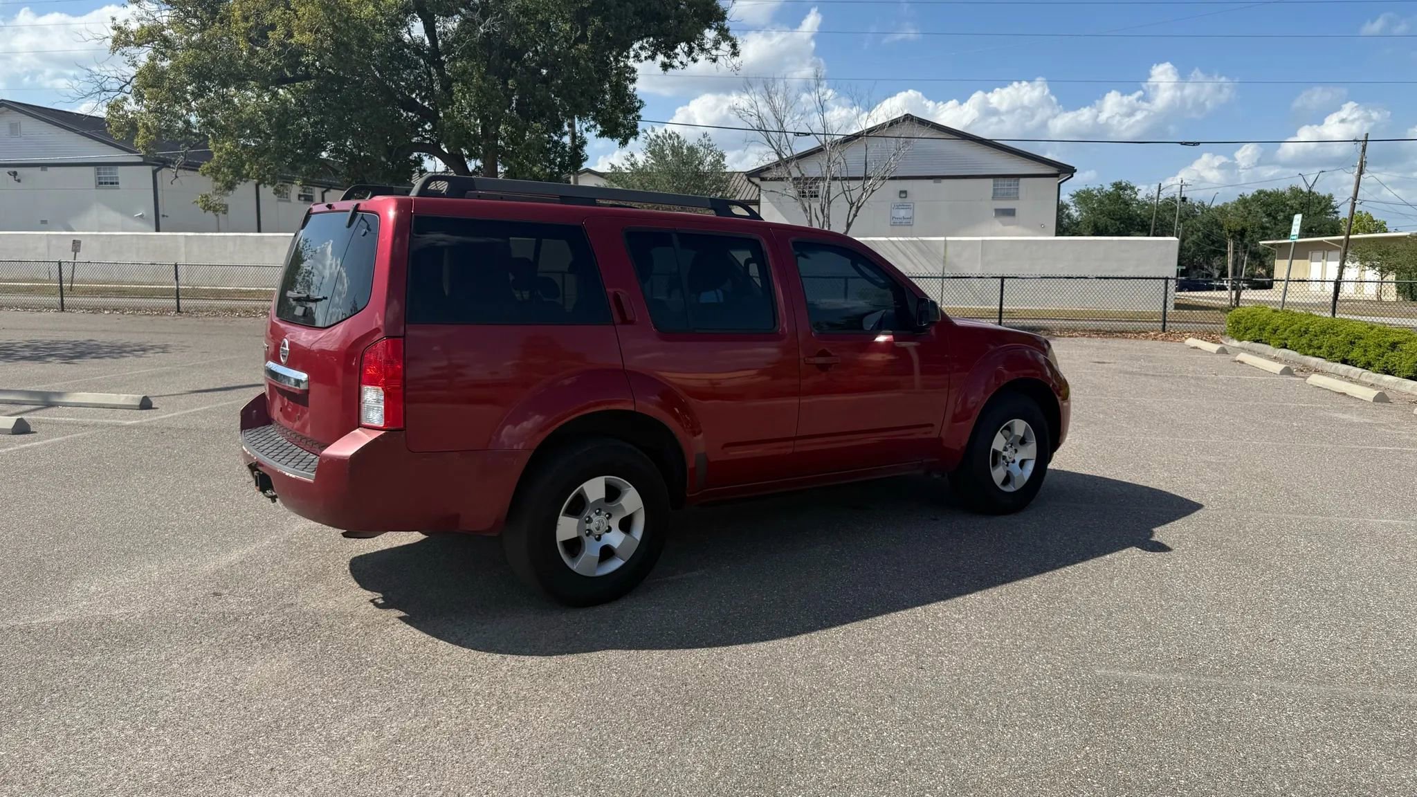 Used 2011 Nissan Pathfinder S image 6