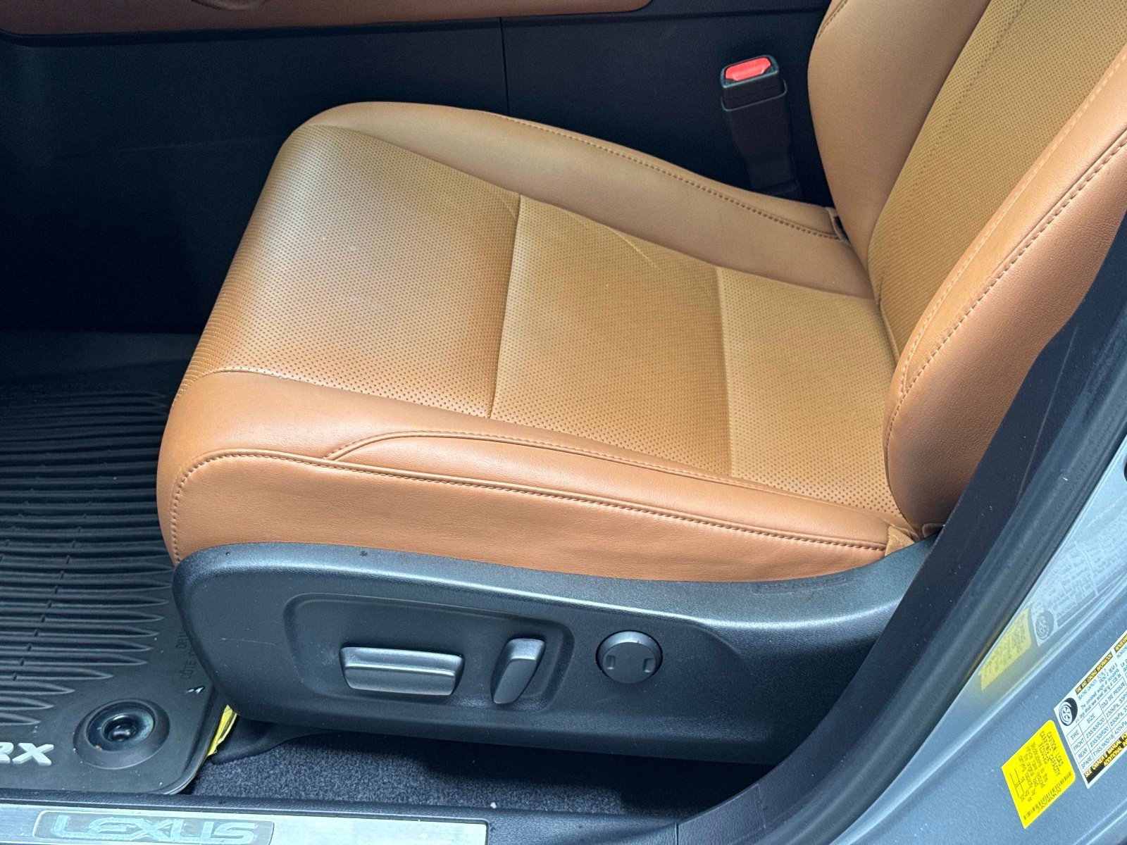 Certified 2022 Lexus RX 350L Premium w/ Premium Package AWD/4WD image 21
