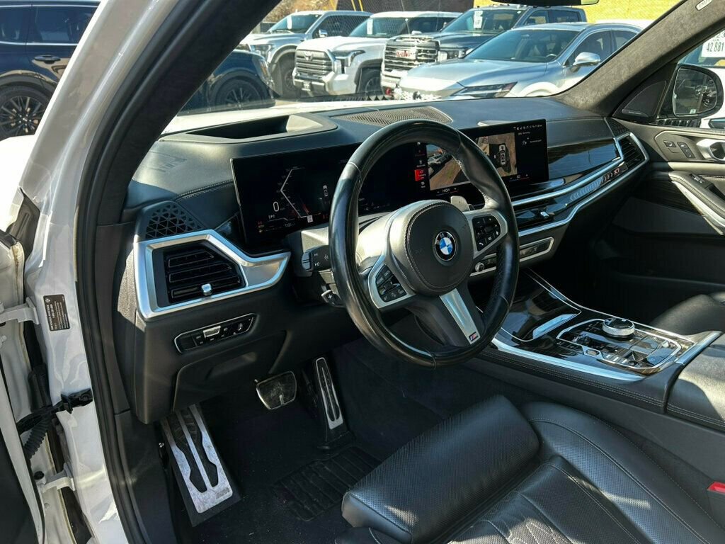 Used 2023 BMW X7 xDrive40i w/ Executive Package image 11