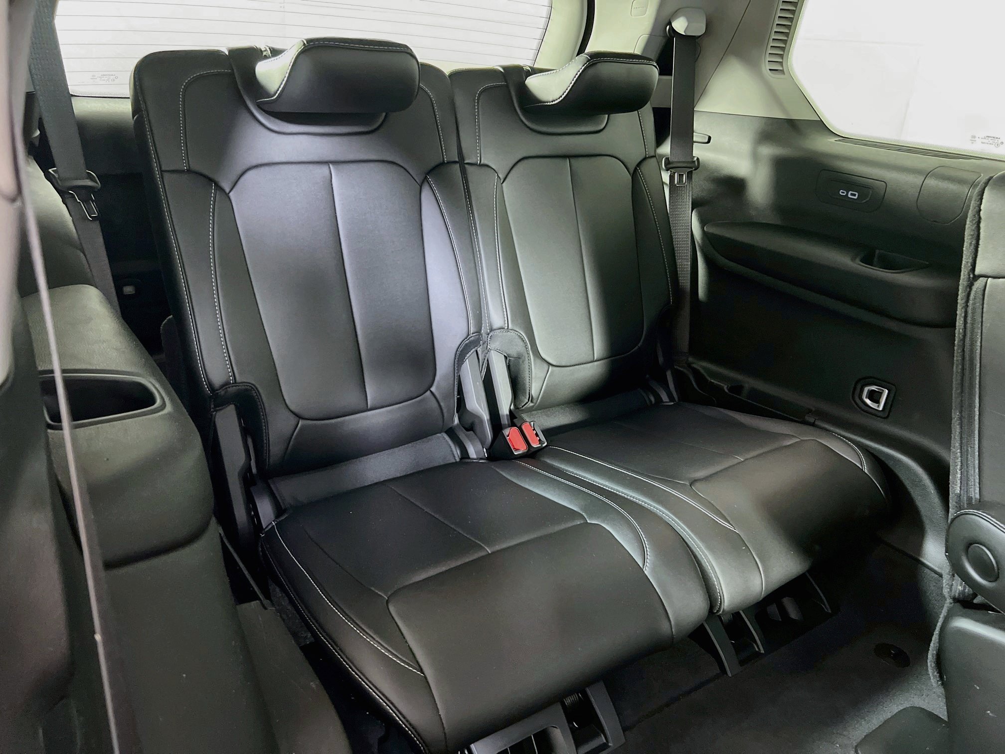 Used 2023 Jeep Grand Cherokee L Limited AWD/4WD image 27