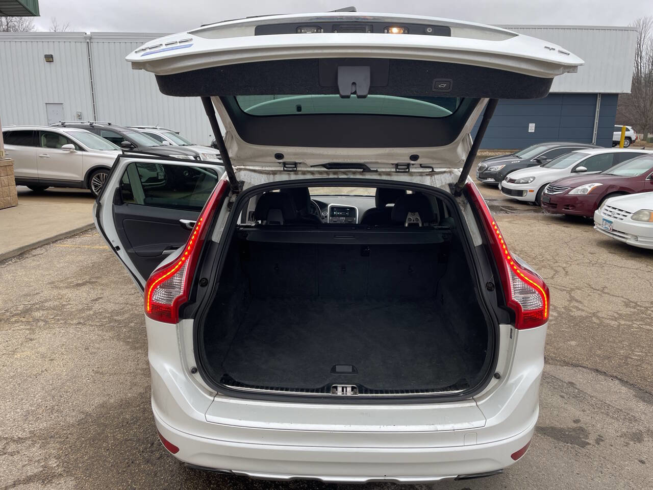 Used 2015 Volvo XC60 T5 FWD image 15