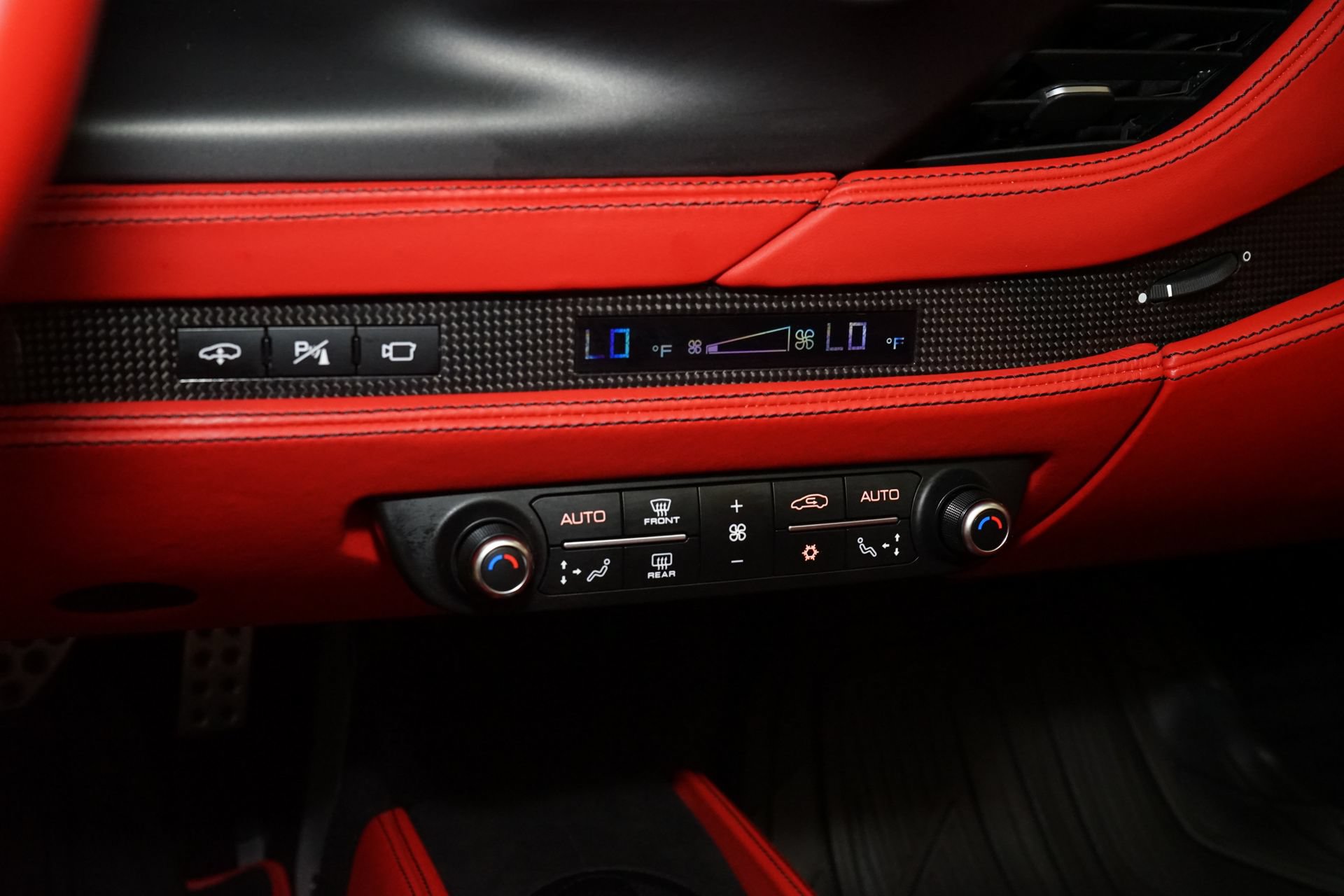 Used 2021 Ferrari F8 Tributo RWD image 17