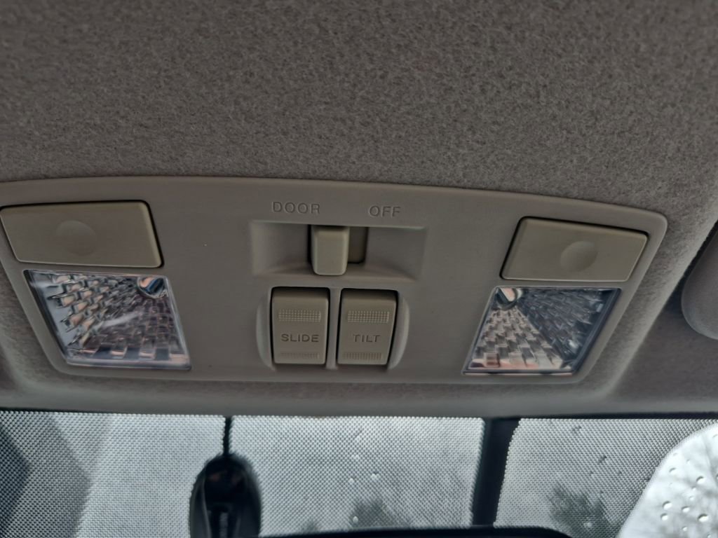 Used 2012 MAZDA MAZDA5 Grand Touring image 27