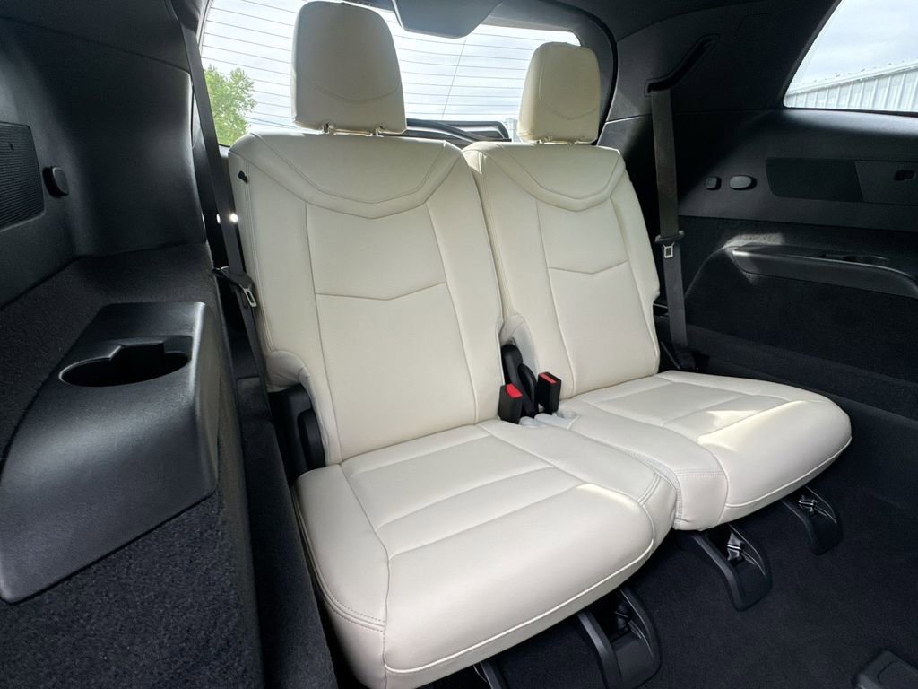 Used 2025 Cadillac XT6 Sport w/ Technology Package image 30