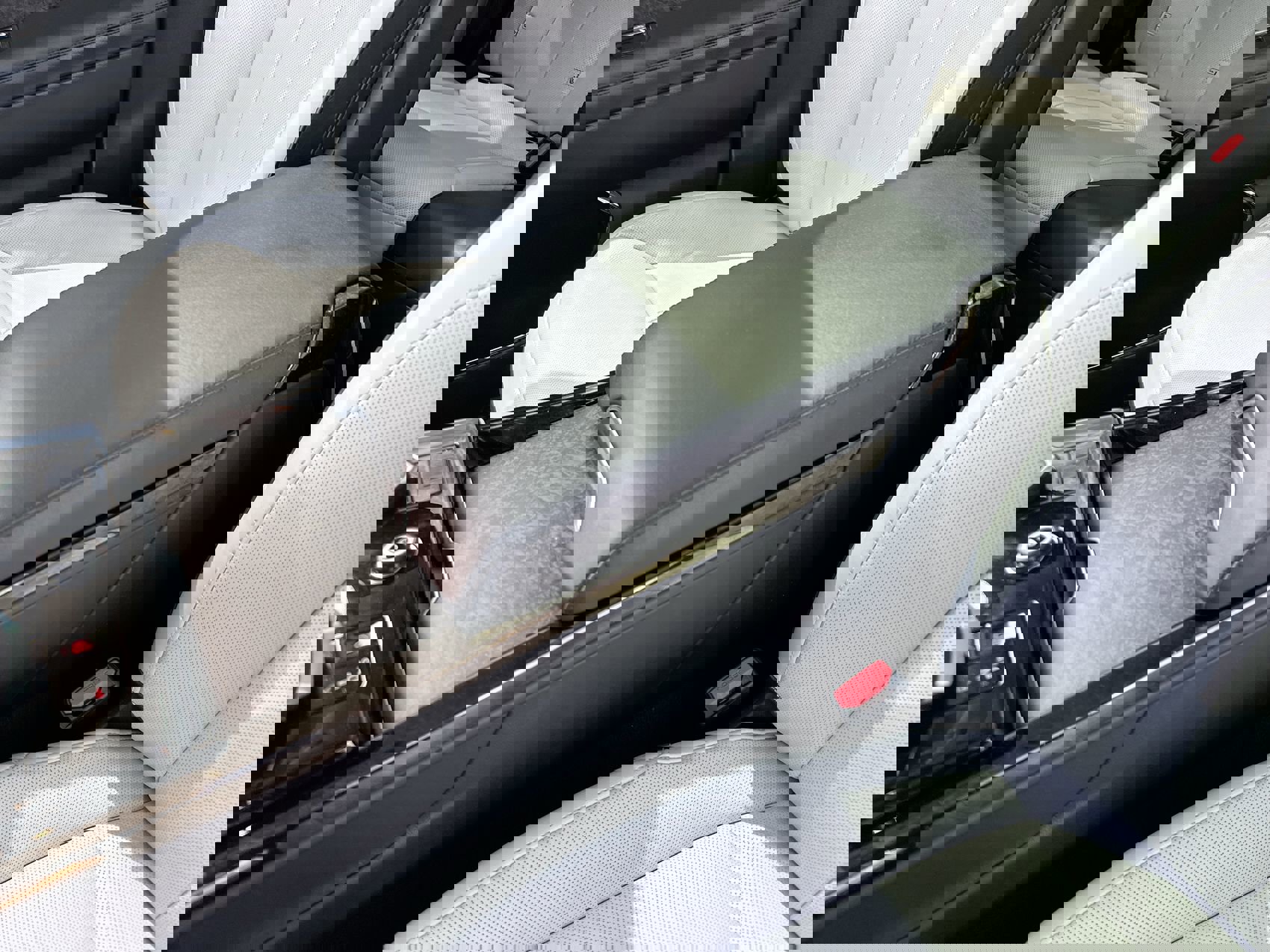 Used 2023 Land Rover Range Rover Sport SE Dynamic image 20