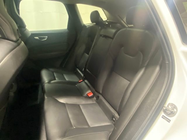 Certified 2025 Volvo XC60 B5 Core image 14