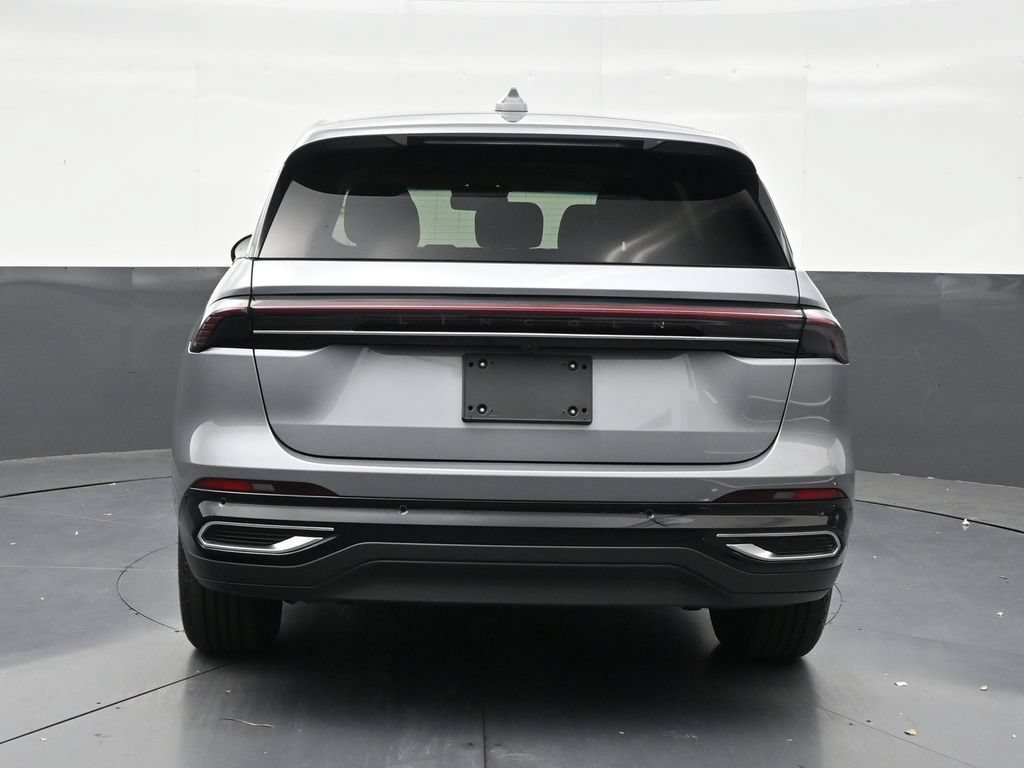 Used 2024 Lincoln Nautilus Premier AWD/4WD image 4