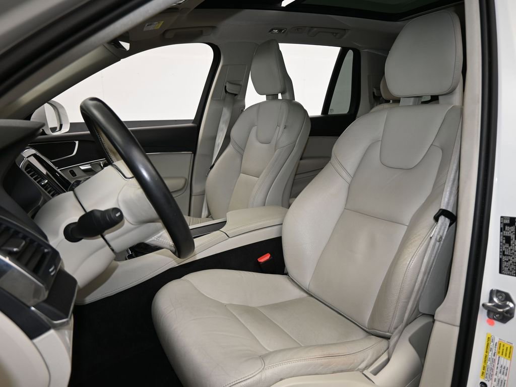 Used 2020 Volvo XC90 T5 Momentum w/ Protection Package Premier image 10