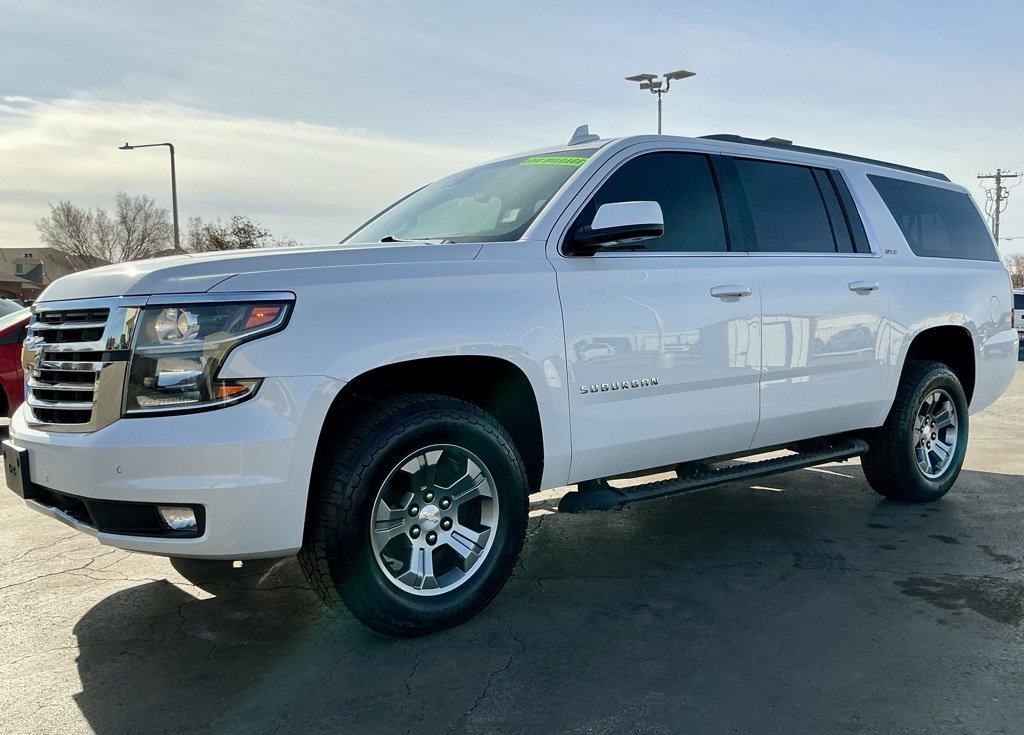 Used 2020 Chevrolet Suburban LT w/ Luxury Package image 6