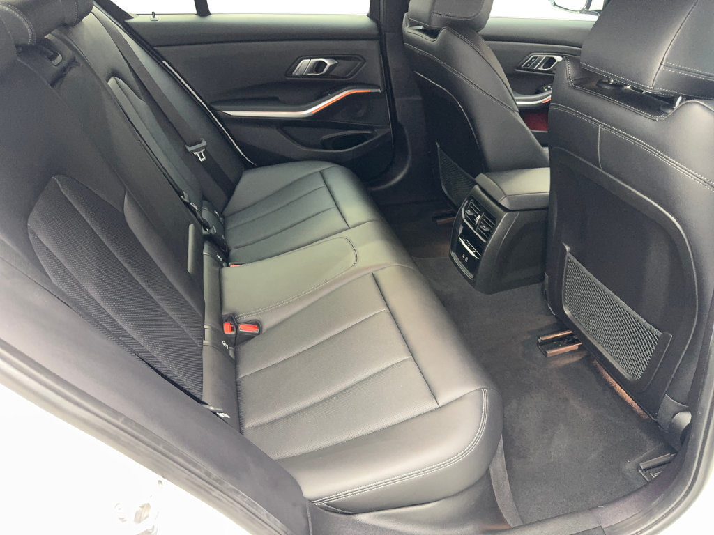 Used 2022 BMW 330i Sedan w/ Driving Assistance Package RWD image 40