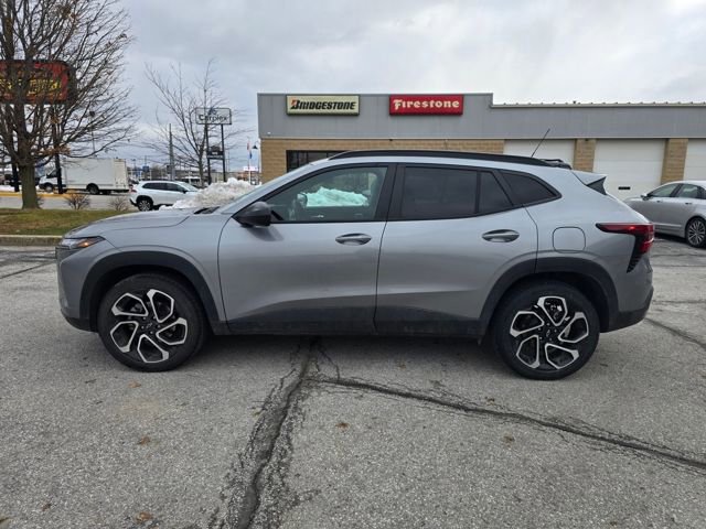 Used 2024 Chevrolet Trax RS w/ Sunroof Package image 6