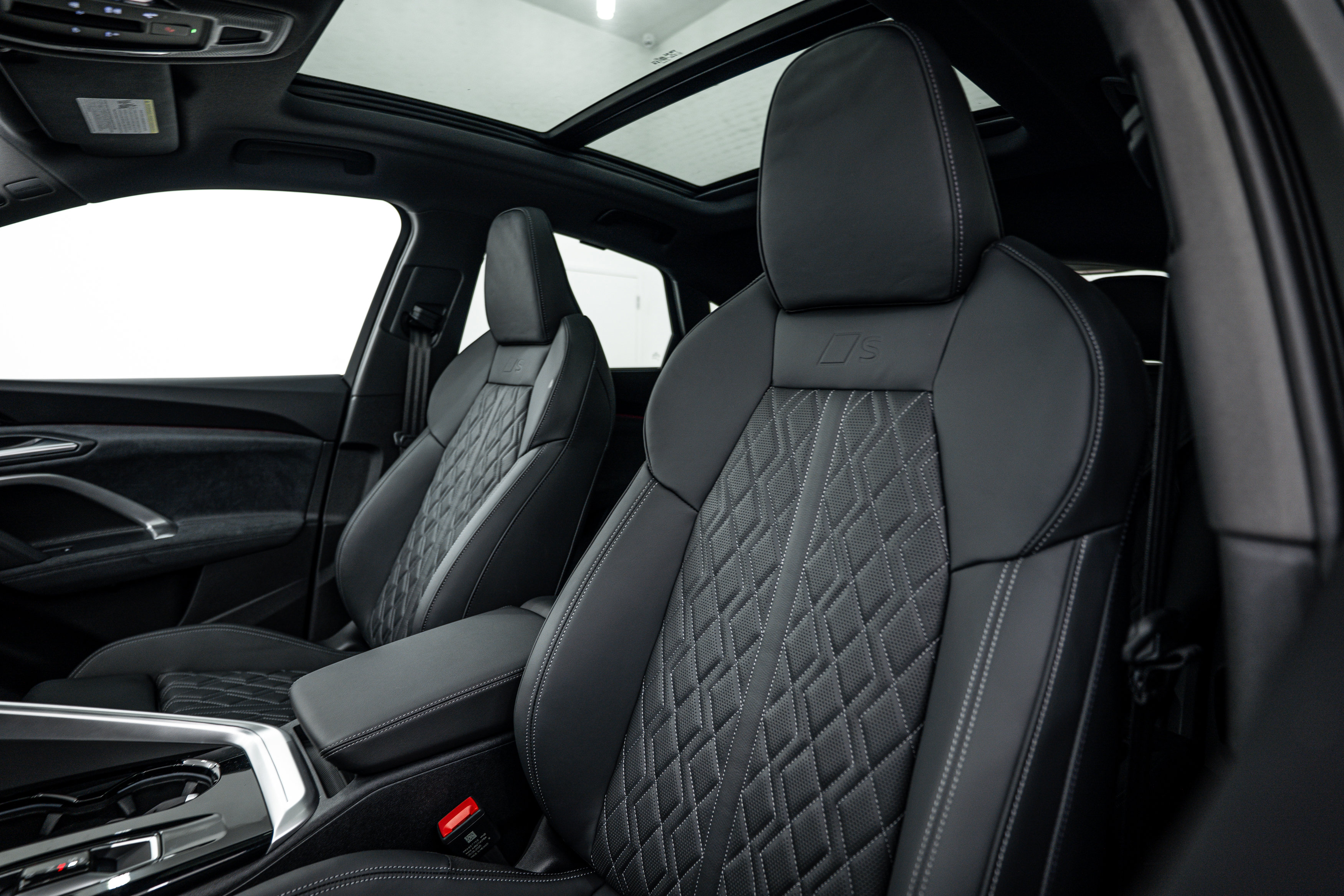 New 2025 Audi SQ5 Premium Plus image 16