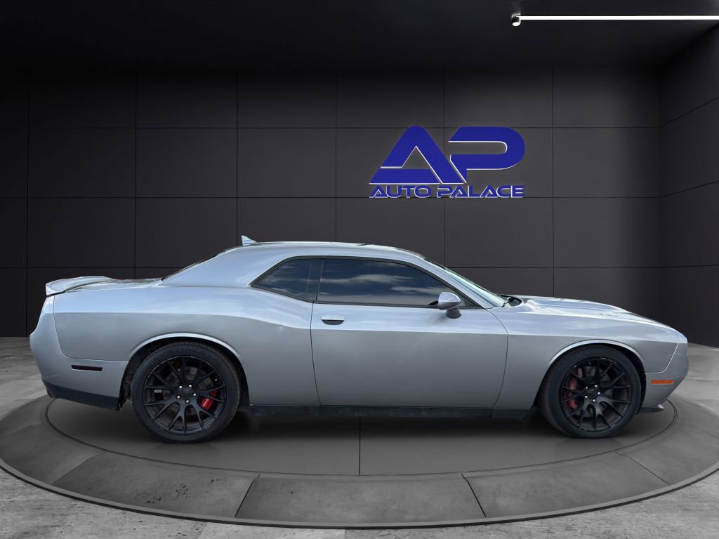 Used 2016 Dodge Challenger SRT w/ Technology Group image 8