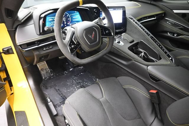 Used 2025 Chevrolet Corvette Stingray Premium Cpe w/ Z51 Performance Package RWD image 15