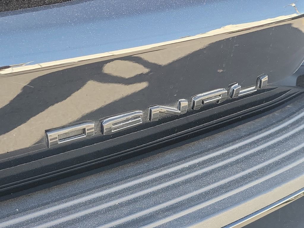 Used 2023 GMC Yukon Denali Ultimate image 8