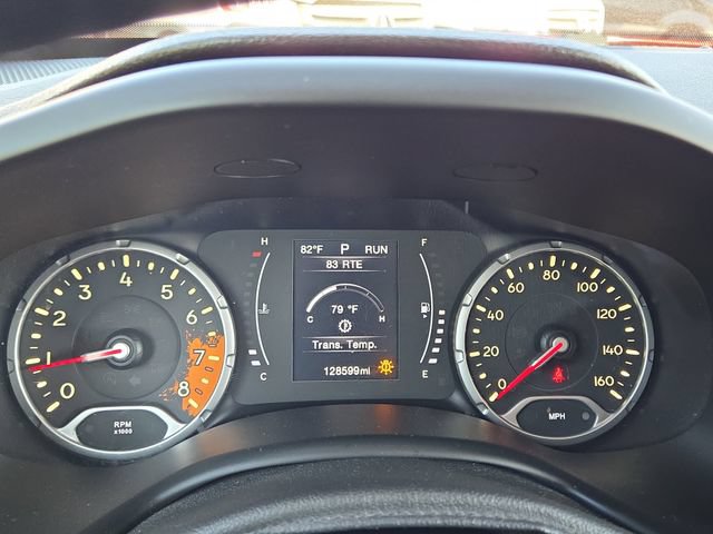 Used 2017 Jeep Renegade Latitude w/ Popular Equipment Group FWD image 9