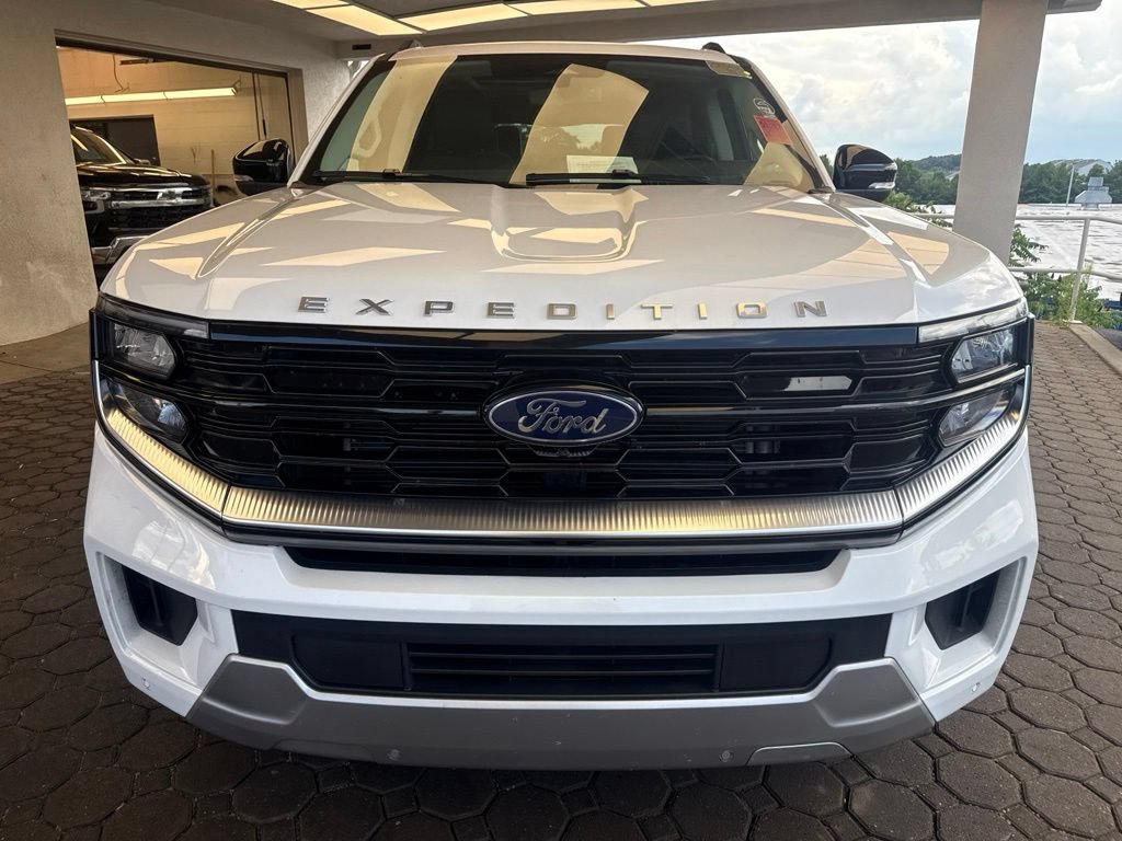 Used 2026 Ford Expedition Max Platinum w/ Driver's Package AWD/4WD image 2