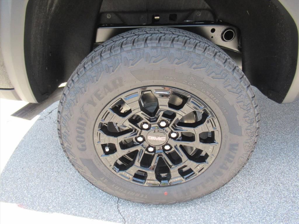 New 2026 GMC Canyon Elevation w/ Convenience Package RWD image 8
