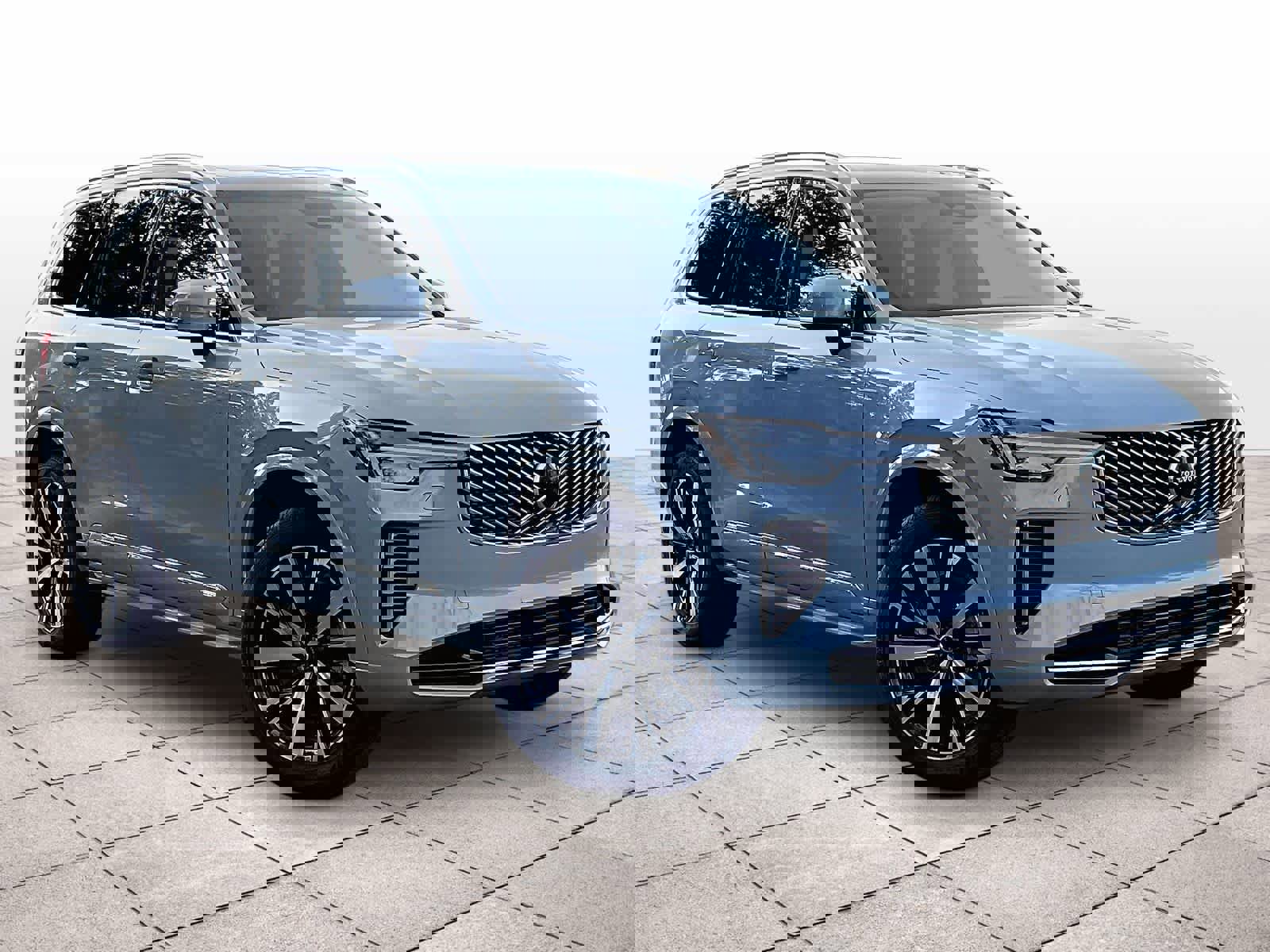 Used 2025 Volvo XC90 B6 Core w/ Protection Package Premier image 2