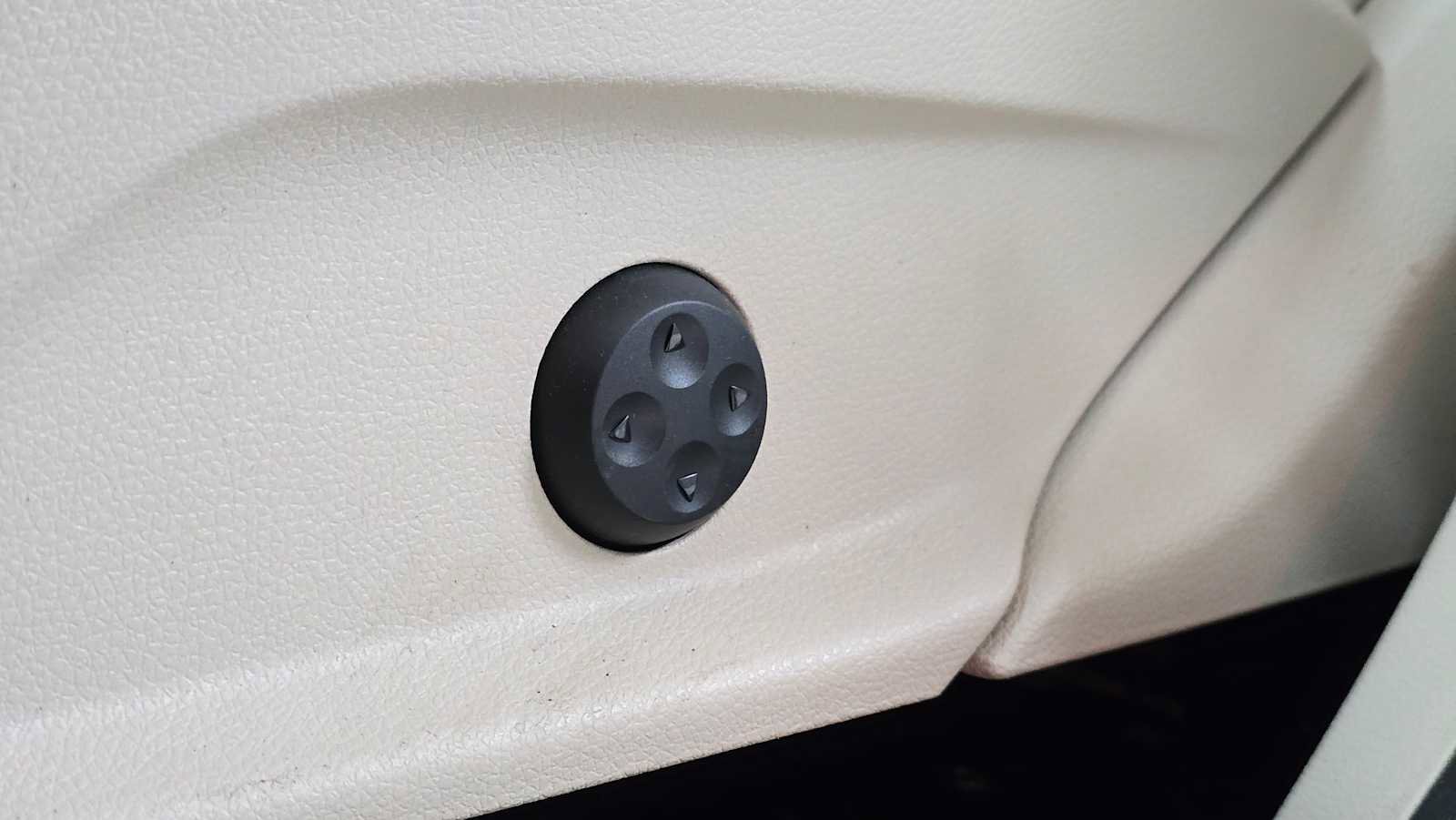 Used 2019 Mercedes-Benz GLC 300 4MATIC image 26