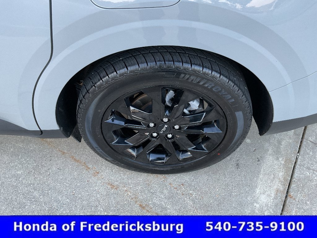 Used 2023 Kia Carnival SX Prestige FWD image 11