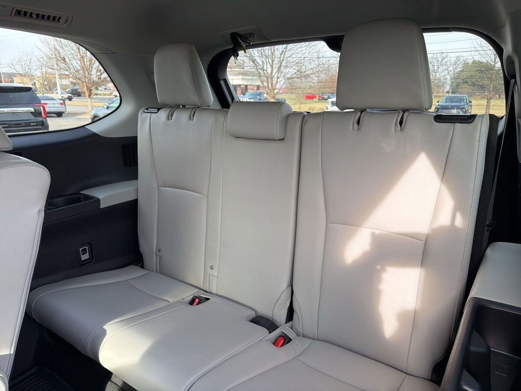 Used 2026 Toyota Grand Highlander AWD image 12