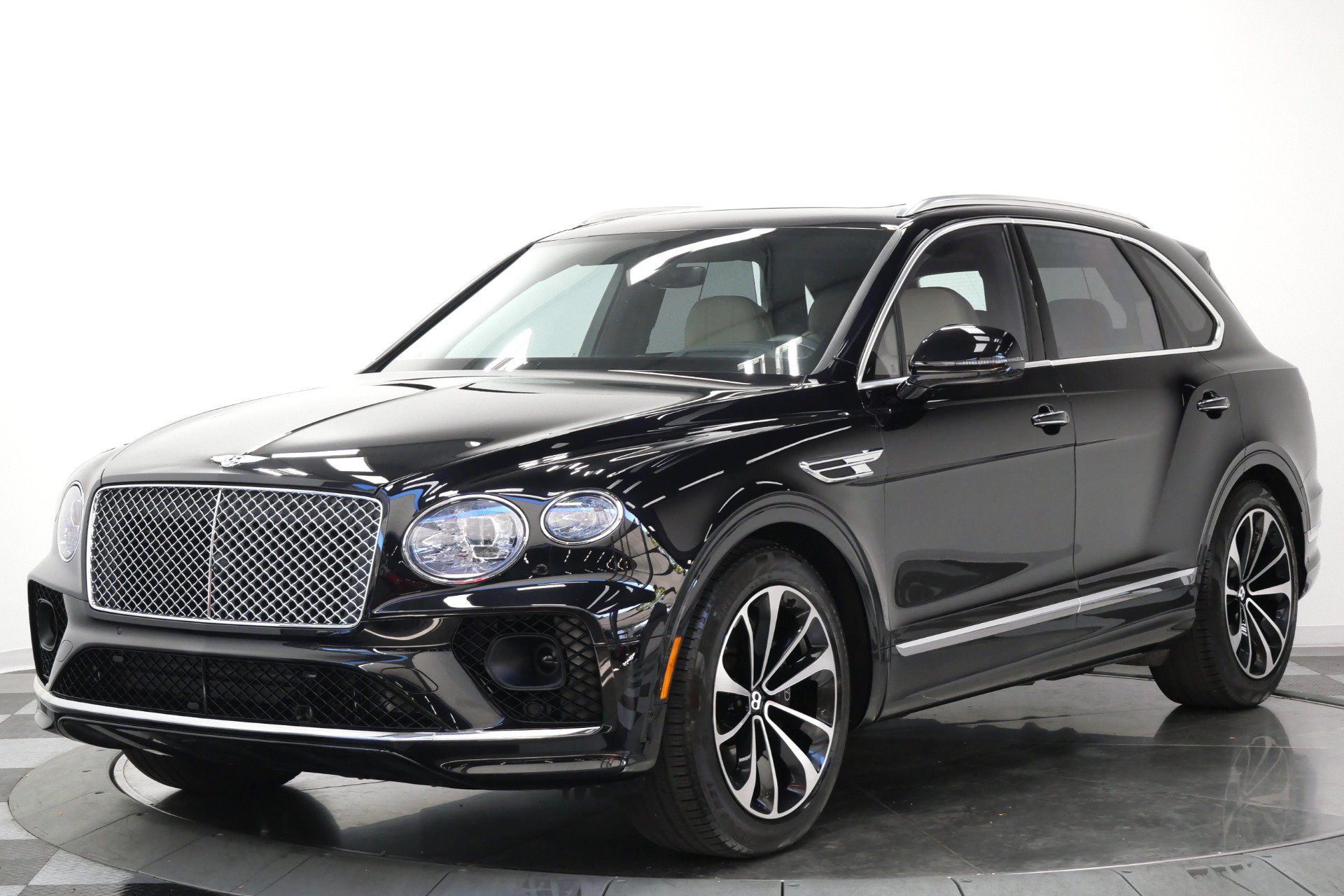 Used 2023 Bentley Bentayga AWD/4WD image 5