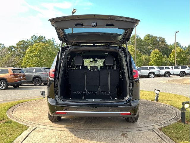 New 2027 Chrysler Pacifica Select FWD image 29