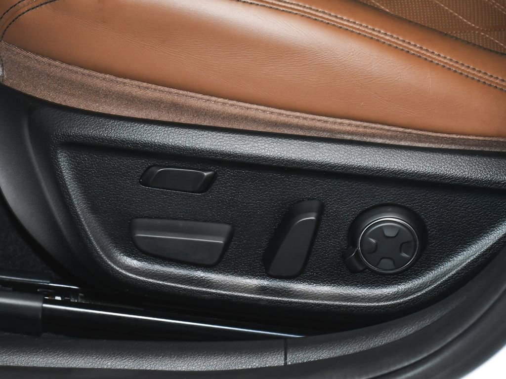 Used 2020 Genesis G70 3.3T w/ Prestige Package image 52