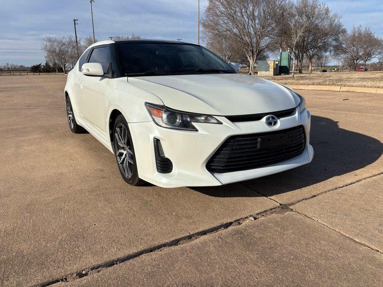 Used 2016 Scion tC FWD image 30