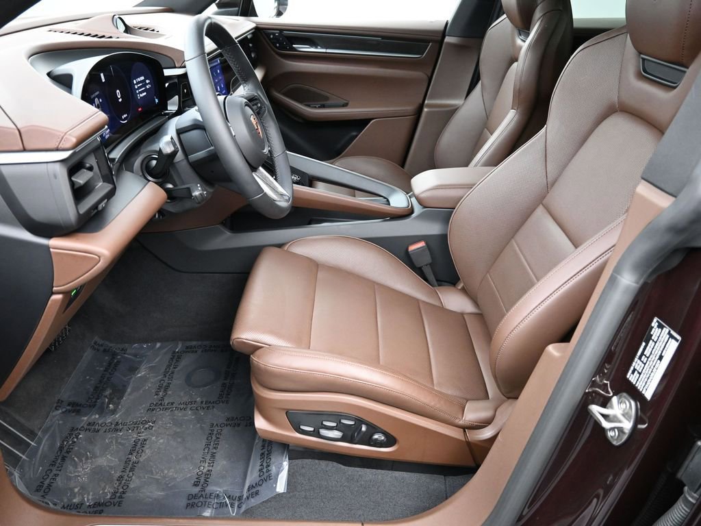 Certified 2025 Porsche Macan 4 Electric image 7