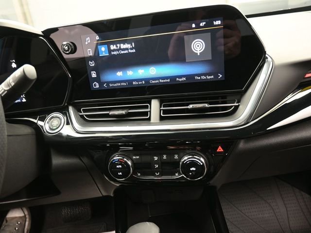 Used 2025 Chevrolet Trax RS w/ Driver Confidence Package image 10