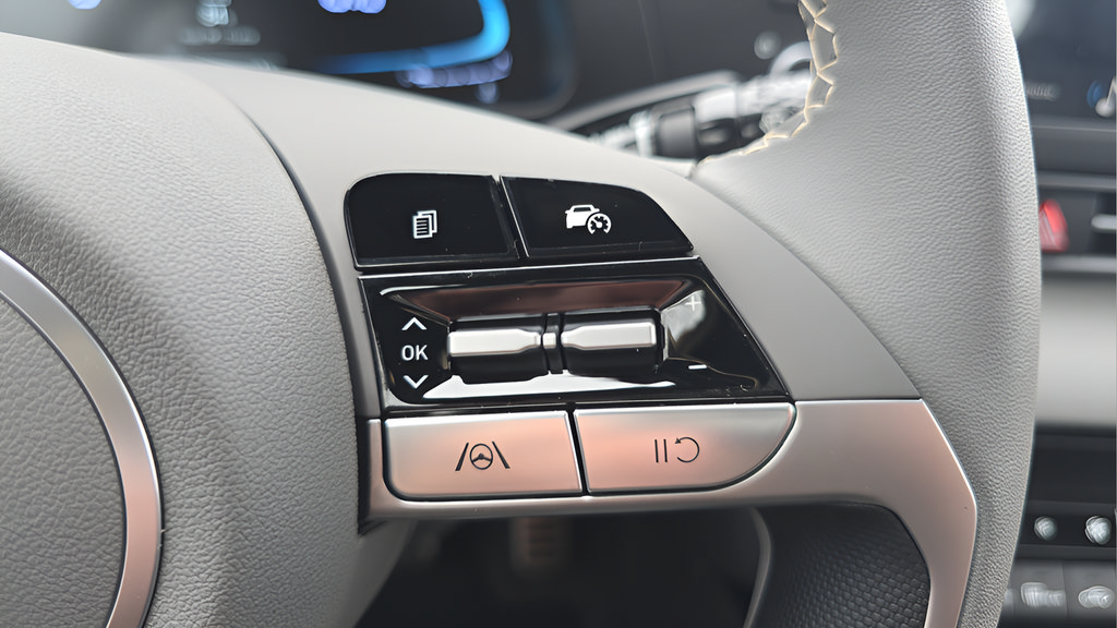 Certified 2026 Hyundai Elantra Sport FWD image 11