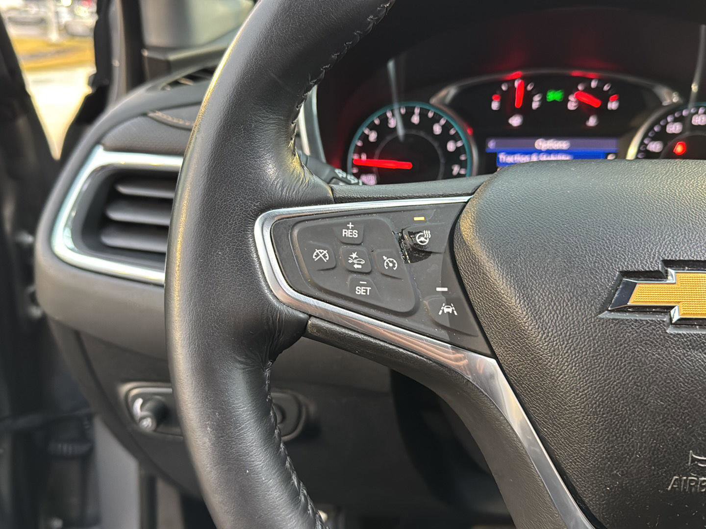 Used 2019 Chevrolet Equinox Premier image 18