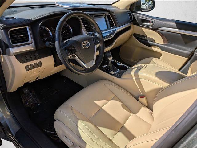 Used 2015 Toyota Highlander XLE AWD/4WD image 13
