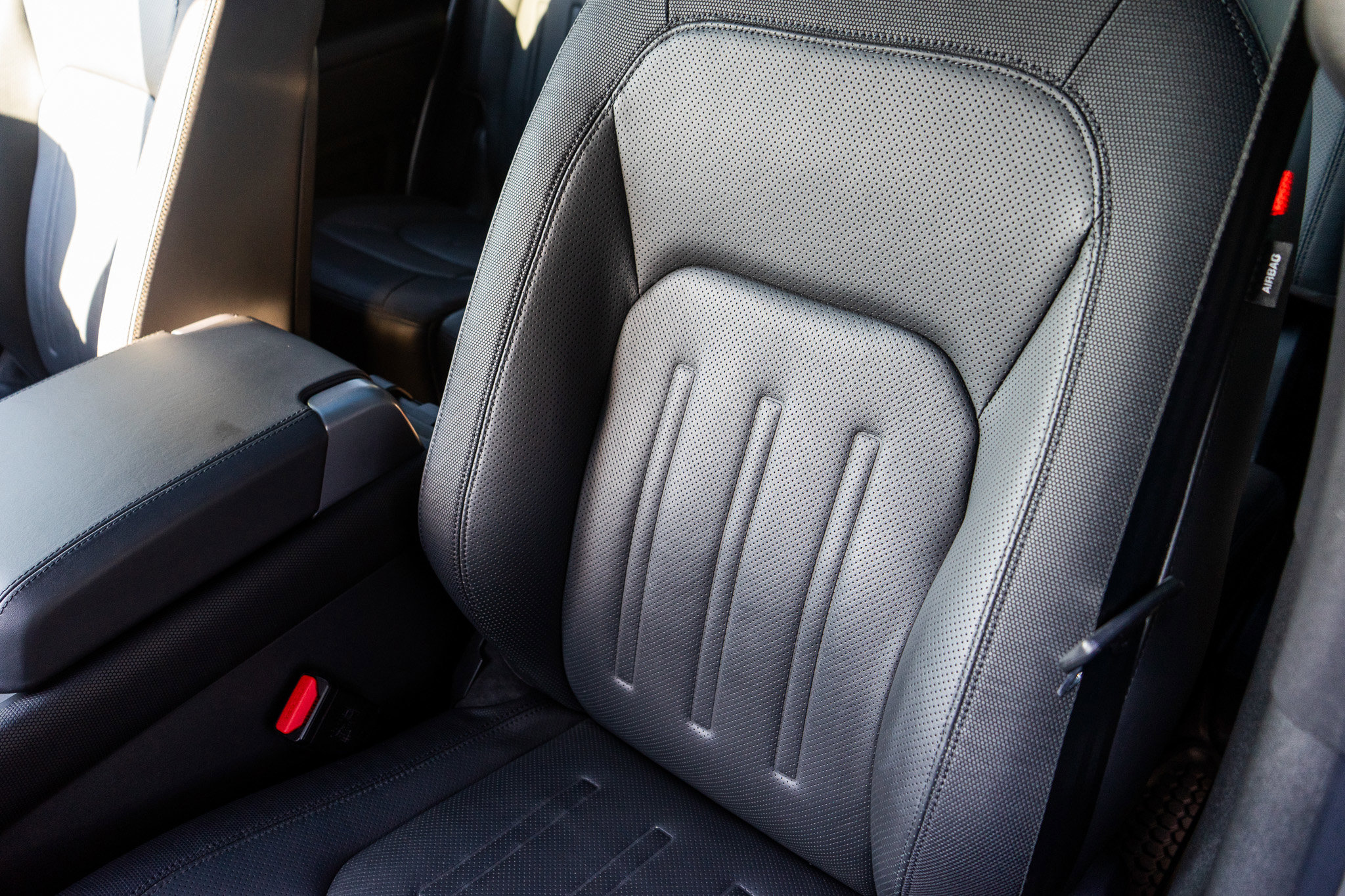 Used 2021 Land Rover Defender 110 X-Dynamic HSE image 25