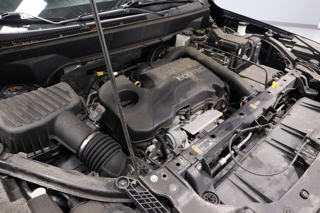 Used 2022 GMC Terrain SLT w/ LPO, Floor Liner Package image 14